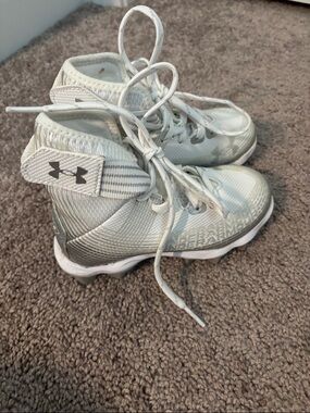 Under Armour Kids White/Silver High-Top Soccer Cleats